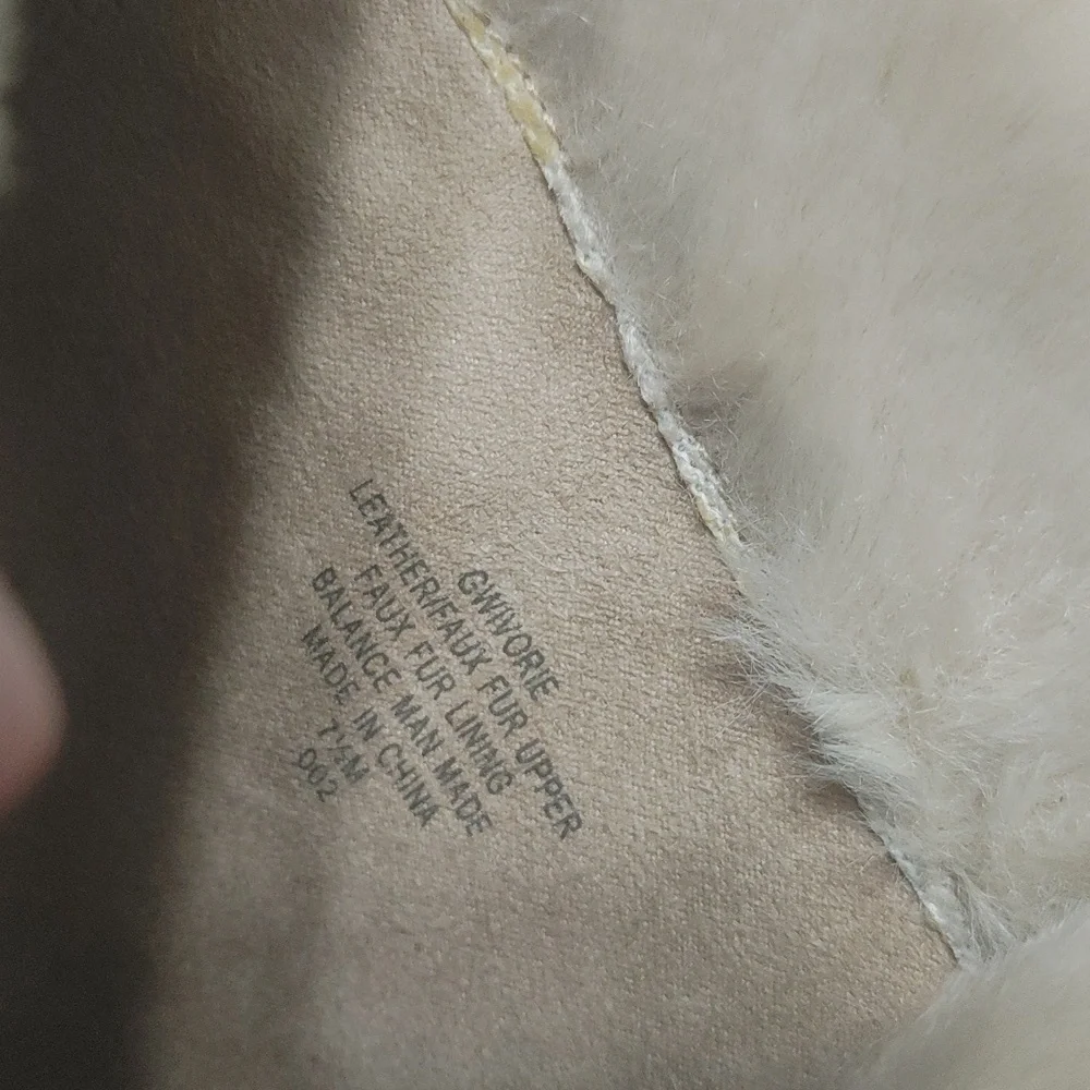 NWOT Guess Women’s Tan Leather Faux Fur Trim Ivorie Ankle Boots Size 7.5M - Picture 9 of 10